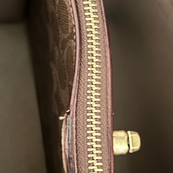 Coach Willow Tote - Picture 13 of 13